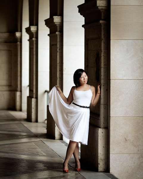 austin portrait photographer girl standing next to columns